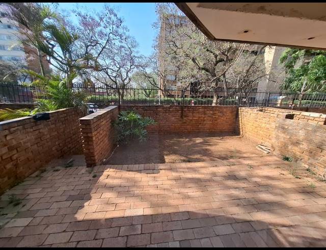 2 BEDROOM PROPERTY TO RENT IN MUCKLENEUK